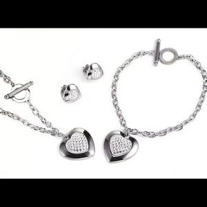 Women necklace earrings bracelet set